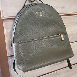 NWOT MICHAEL KORS Sheila Medium Faux Saffiano Leather Backpack